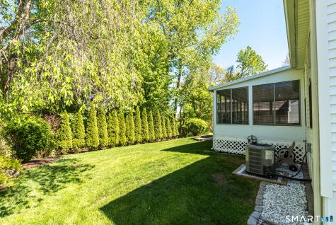 17 Laurel Circle East Windsor CT 06088