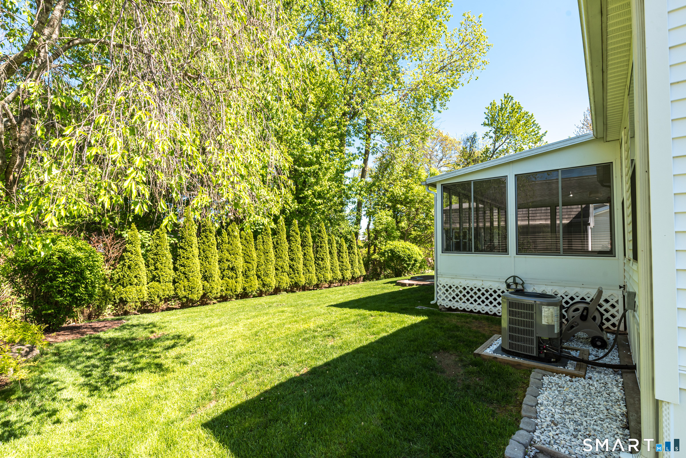 17 Laurel Circle East Windsor CT 06088