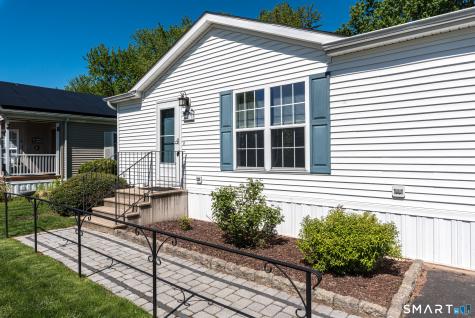 17 Laurel Circle East Windsor CT 06088