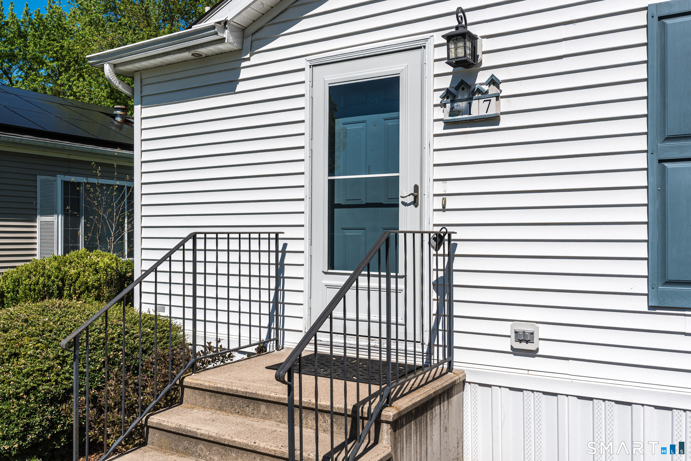 17 Laurel Circle East Windsor CT 06088