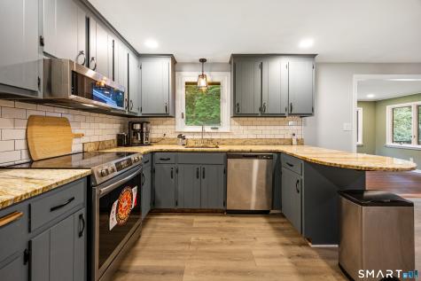 14 Glen Hollow Drive Farmington CT 06085
