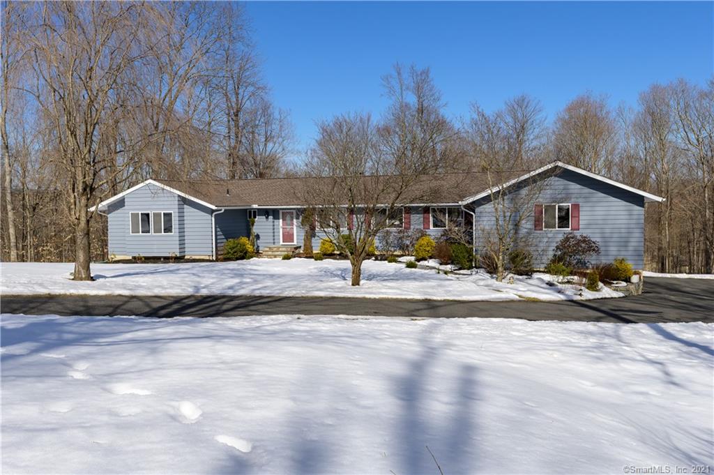 8 Signal Hill Road Brookfield CT 06804