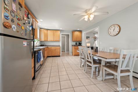 23 Maple Street Middlefield CT 06481