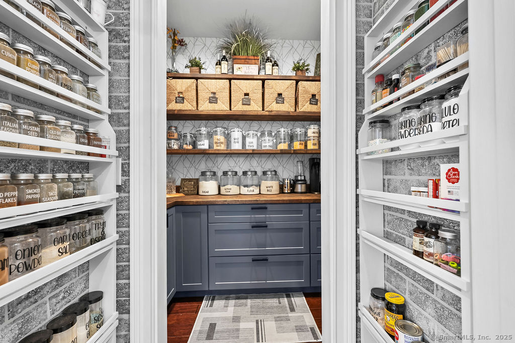 35 Rustle Meadow Lane Canton CT 06019