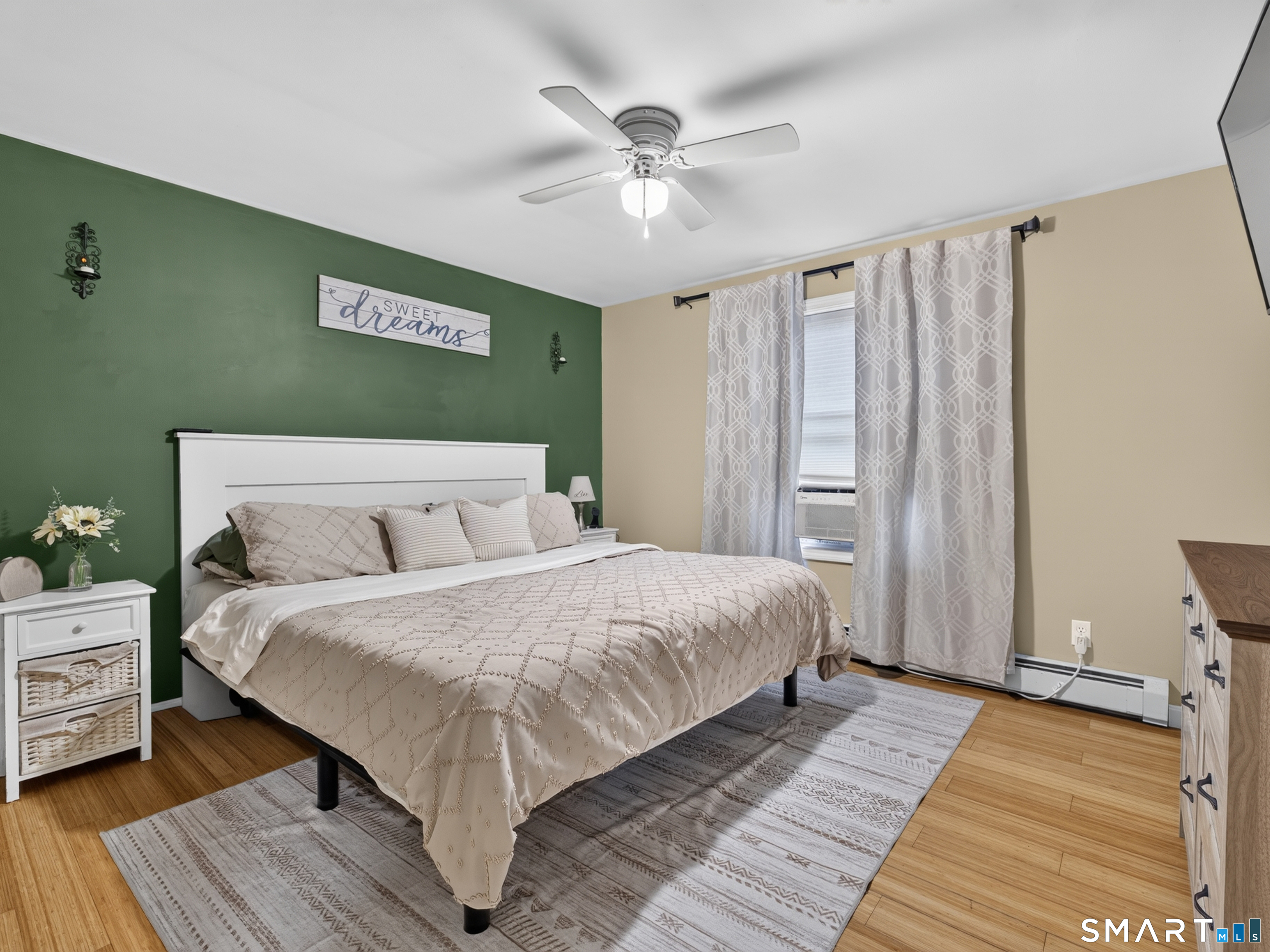 8 W Arch Street Stonington CT 06379