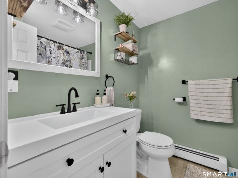 8 W Arch Street Stonington CT 06379