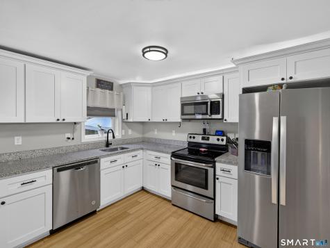 8 W Arch Street Stonington CT 06379
