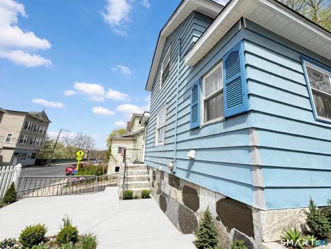 1109 East Main Street Waterbury CT 06705