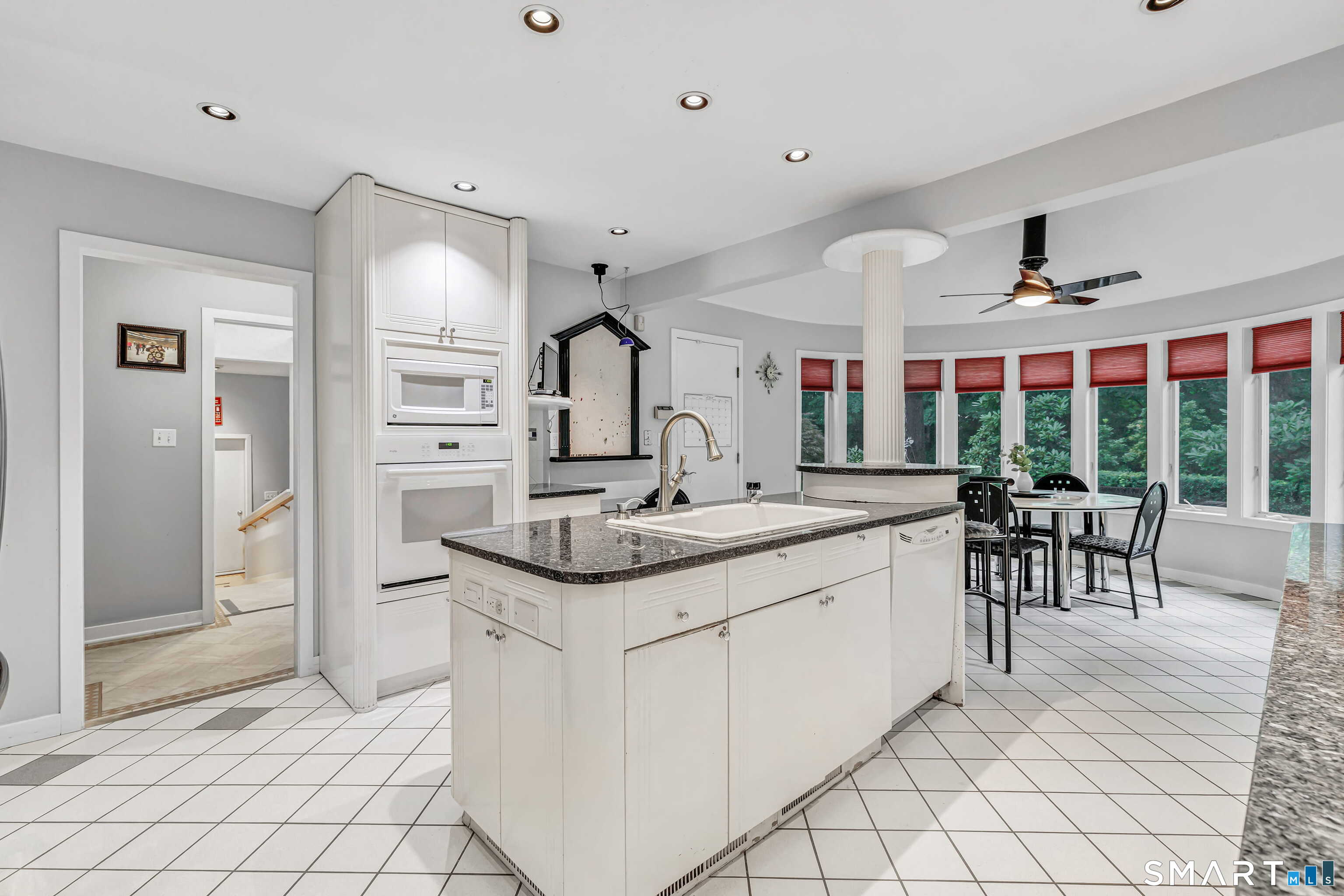 205 Stoneleigh Square Fairfield CT 06825