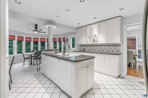 205 Stoneleigh Square Fairfield CT 06825