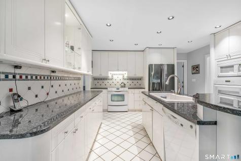 205 Stoneleigh Square Fairfield CT 06825