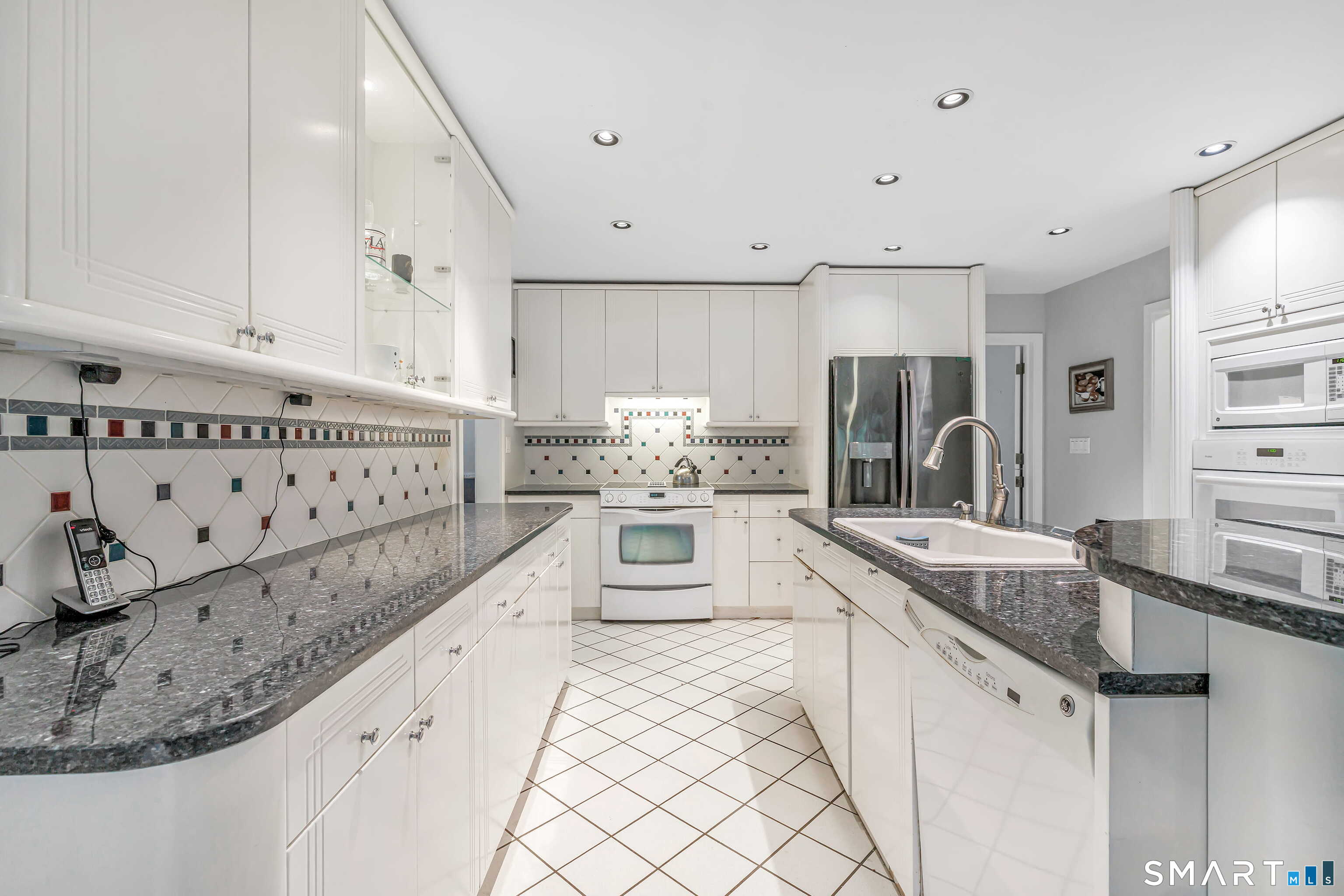 205 Stoneleigh Square Fairfield CT 06825