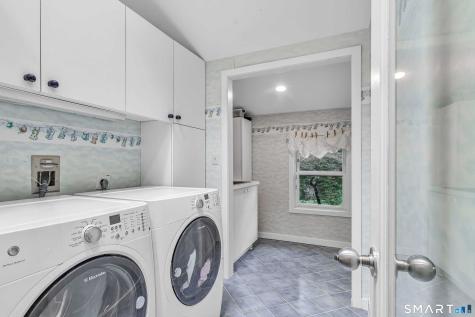 205 Stoneleigh Square Fairfield CT 06825