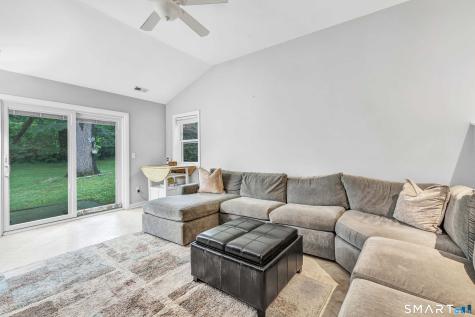 205 Stoneleigh Square Fairfield CT 06825