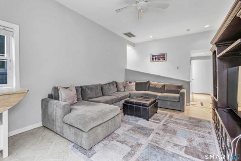 205 Stoneleigh Square Fairfield CT 06825