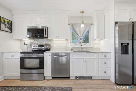 3 Cedar Street Waterford CT 06385
