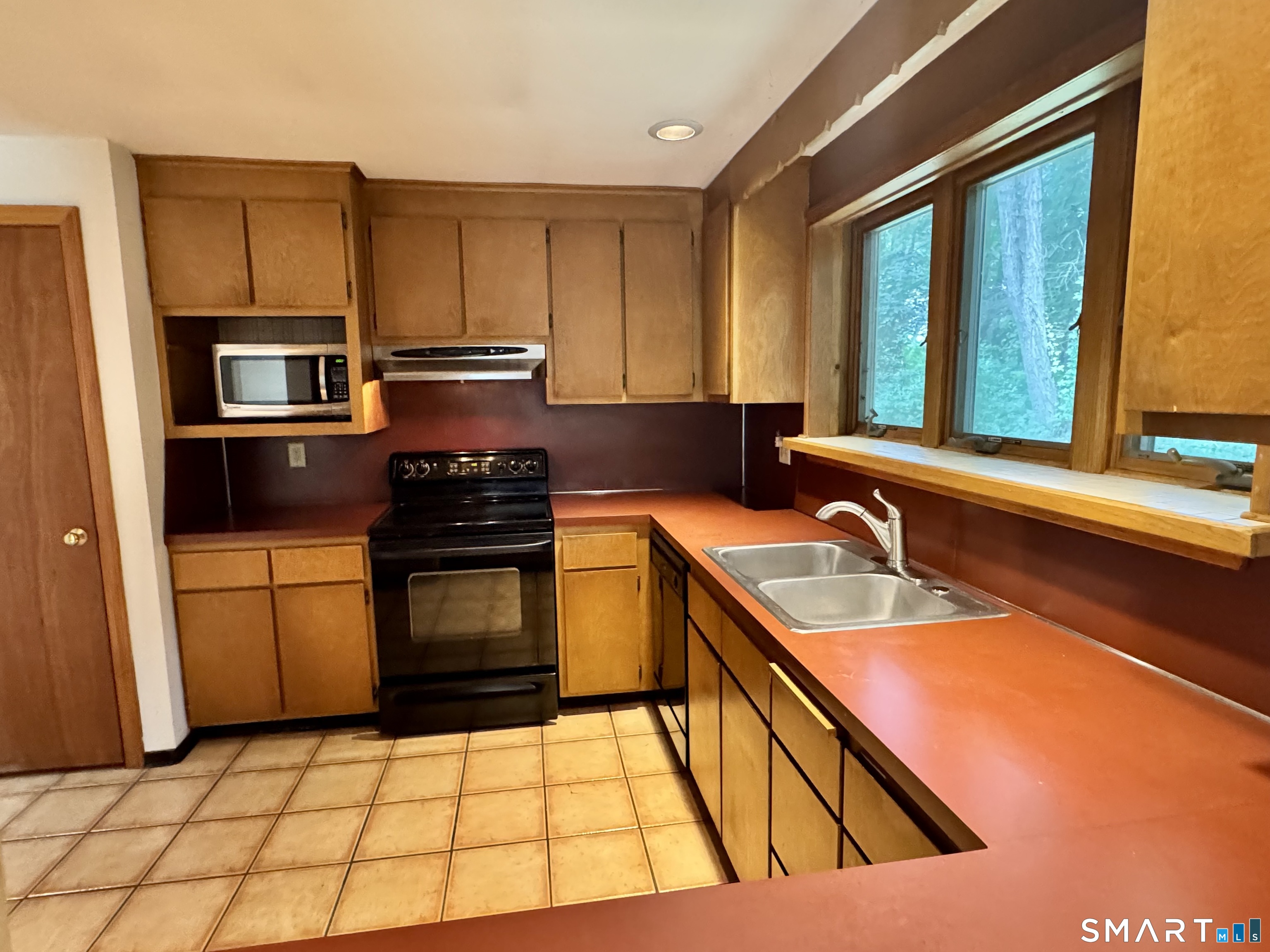 82 Timothy Terrace Windsor CT 06095