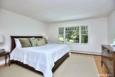 142 Horseshoe Lane Fairfield CT 06824