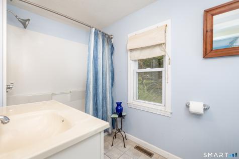 37 Sassacus Road Avon CT 06001