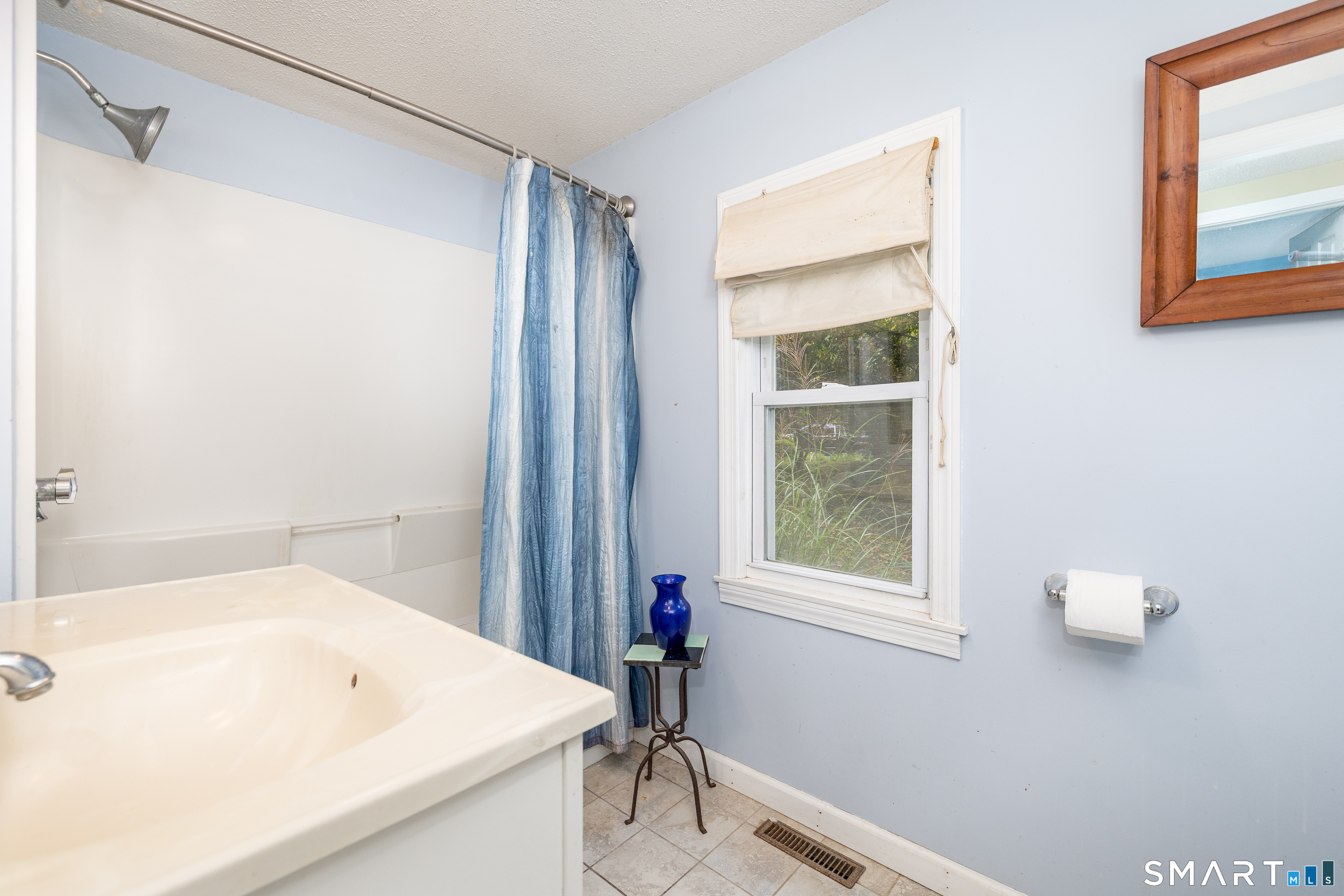 37 Sassacus Road Avon CT 06001