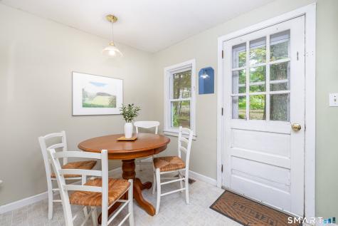37 Sassacus Road Avon CT 06001