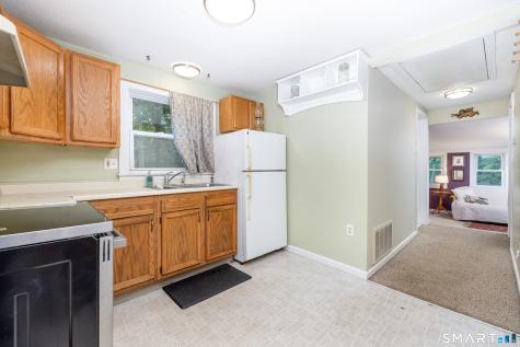 37 Sassacus Road Avon CT 06001