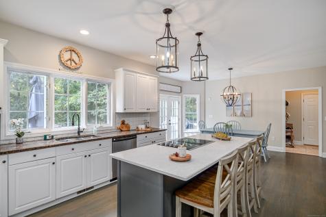 10 Wedgewood Court Newtown CT 06470