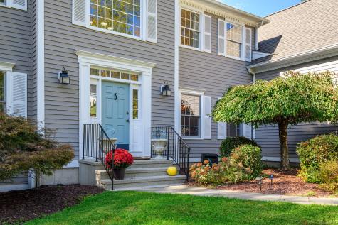 10 Wedgewood Court Newtown CT 06470