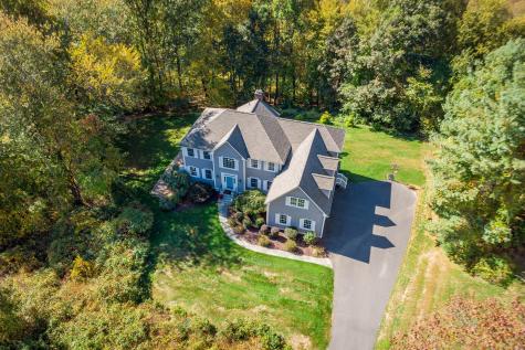 10 Wedgewood Court Newtown CT 06470