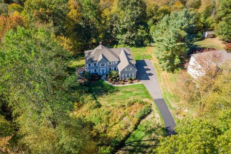 10 Wedgewood Court Newtown CT 06470