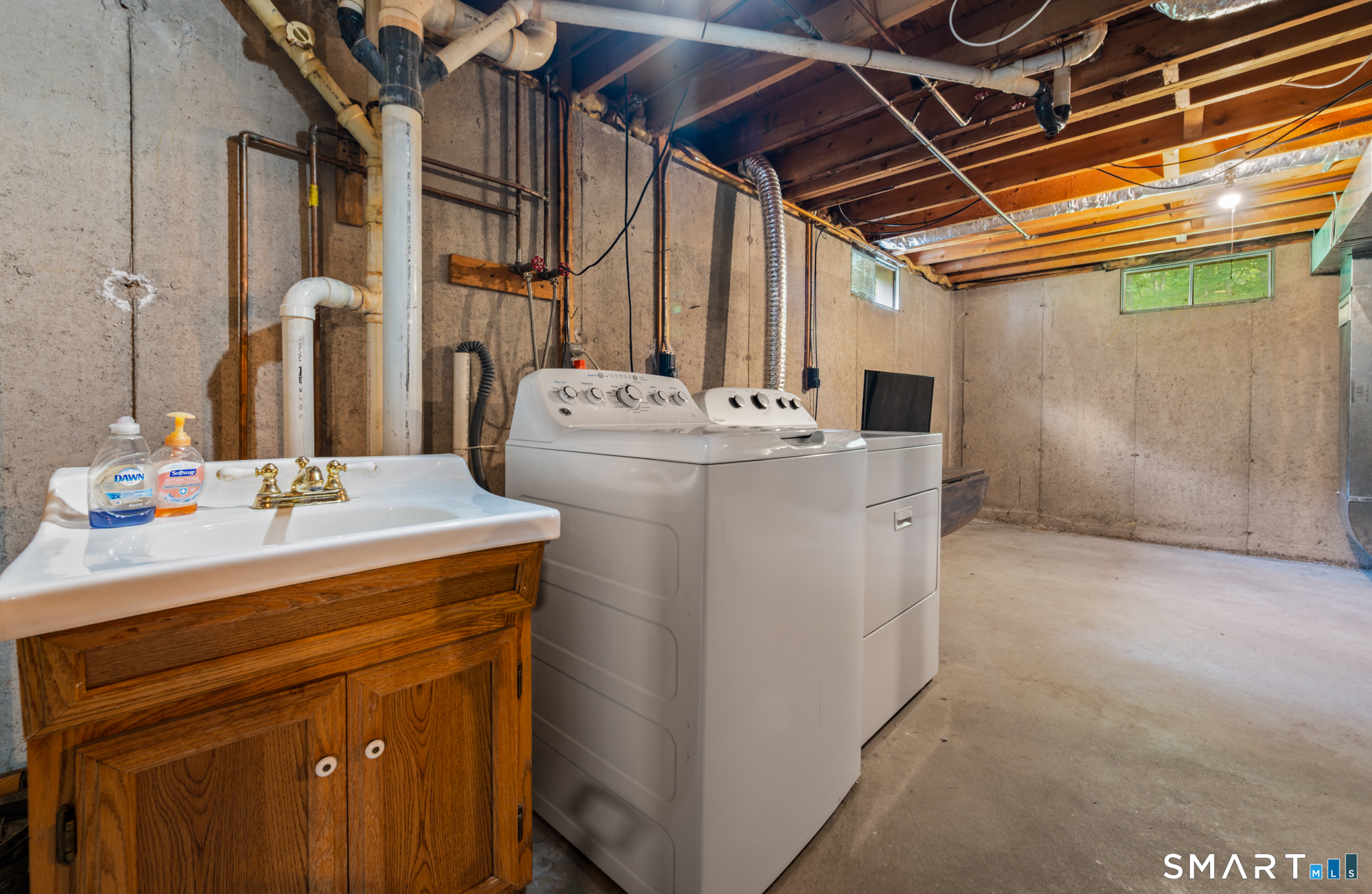39 Plainfield Street Enfield CT 06082