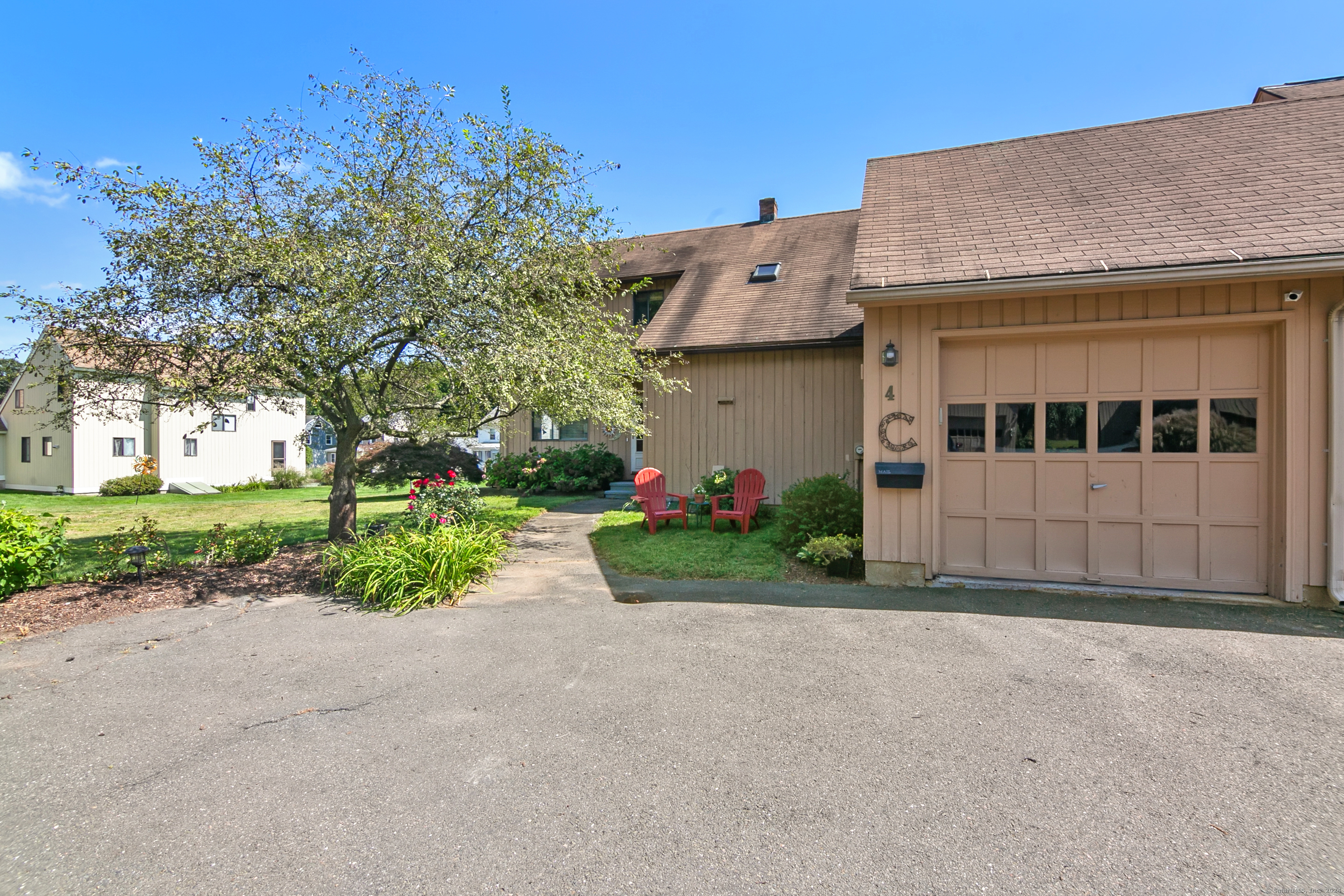 4 Hazel Court Simsbury CT 06070