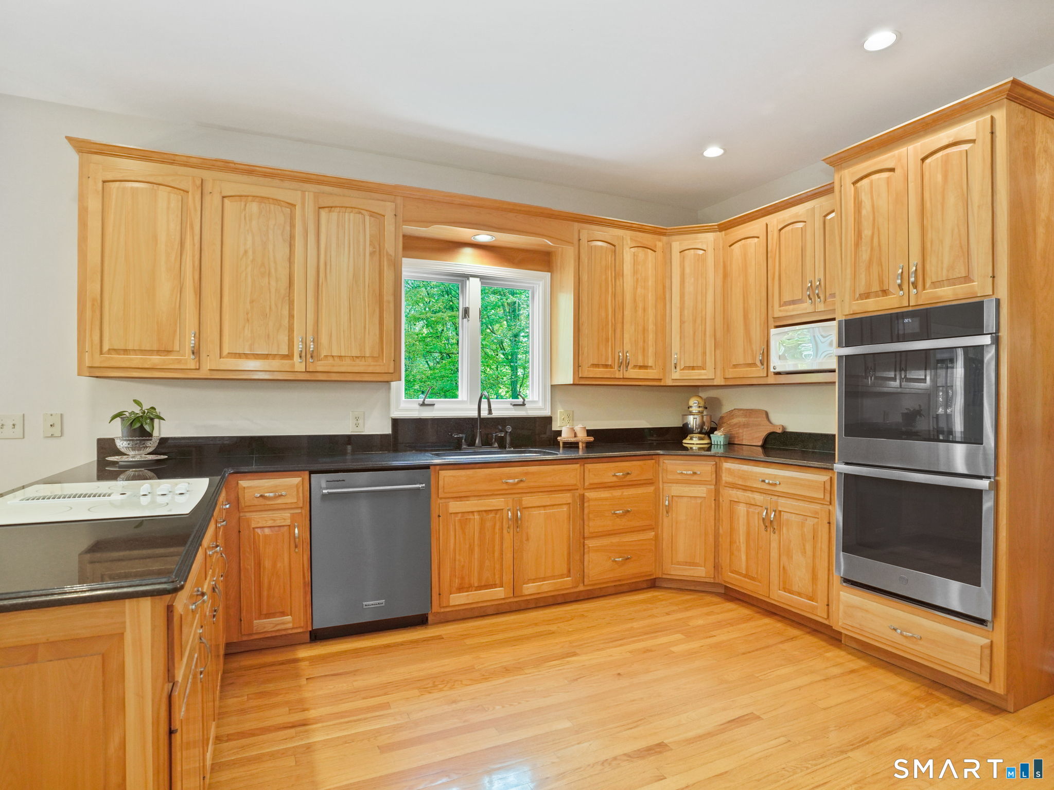 96 Coventry Lane Trumbull CT 06611