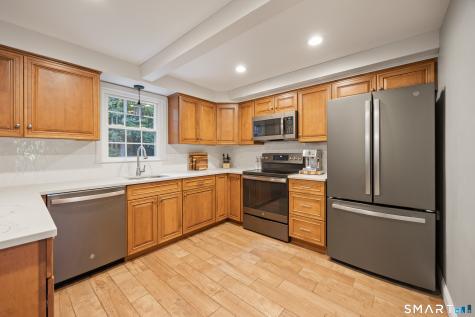 270 Guinevere Ridge Cheshire CT 06410
