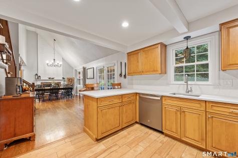 270 Guinevere Ridge Cheshire CT 06410