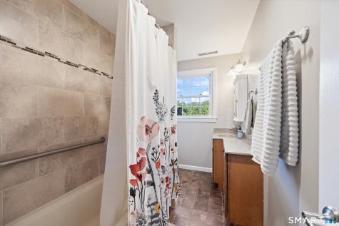 270 Guinevere Ridge Cheshire CT 06410