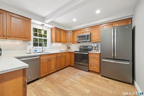 270 Guinevere Ridge Cheshire CT 06410