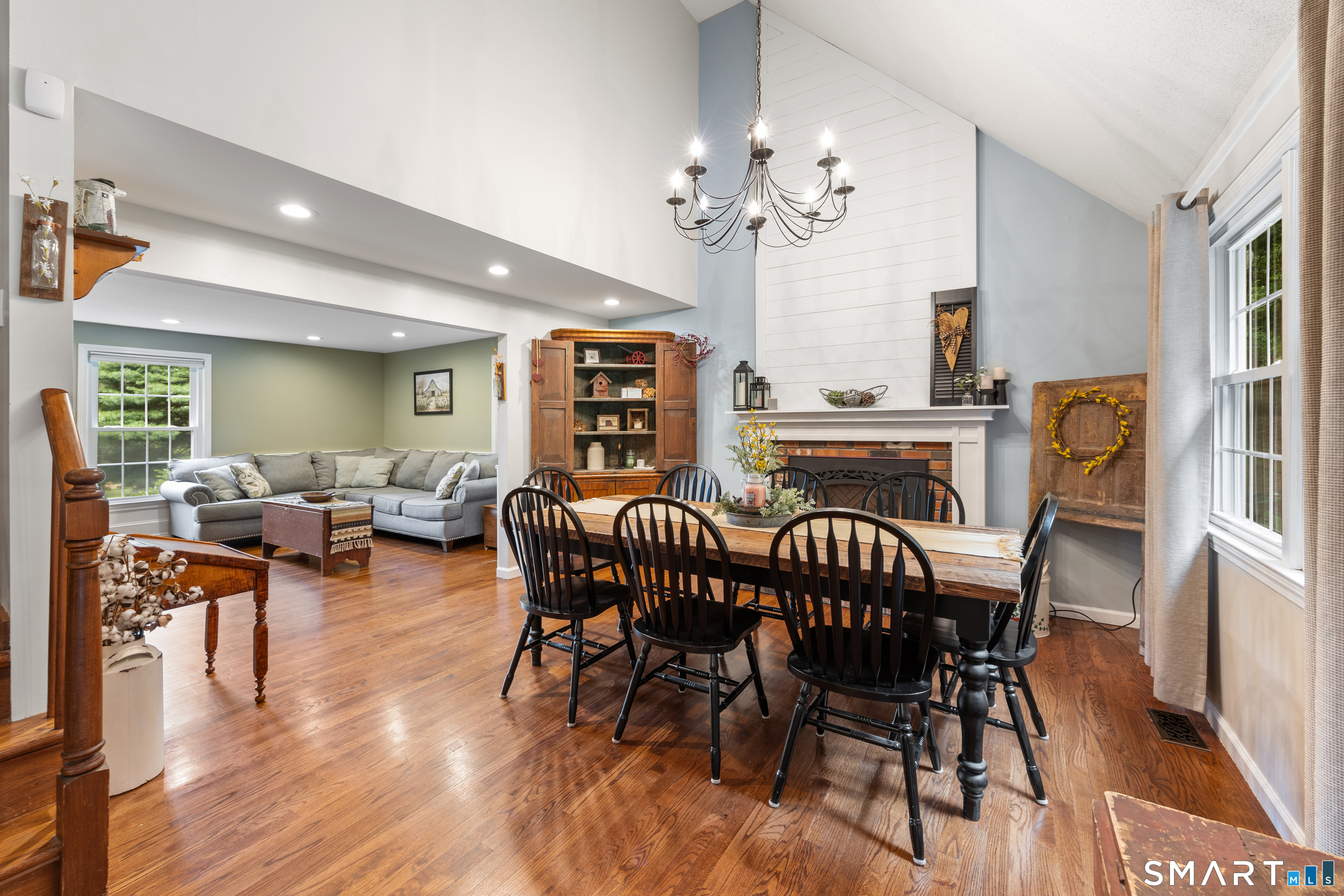 270 Guinevere Ridge Cheshire CT 06410