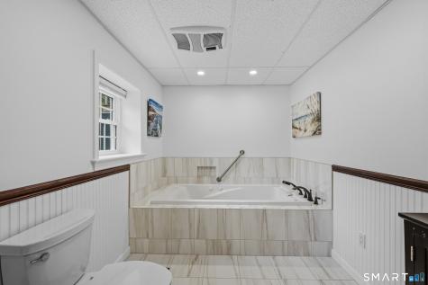14 Old Black Point Road East Lyme CT 06357