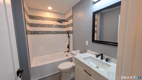 544 Wintergreen Avenue Hamden CT 06514