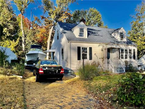 17 Daniel Road Hamden CT 06517