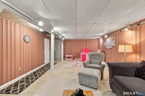 15 Kingsbury Avenue Vernon CT 06066