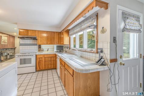 48 Meadow Lane Manchester CT 06040