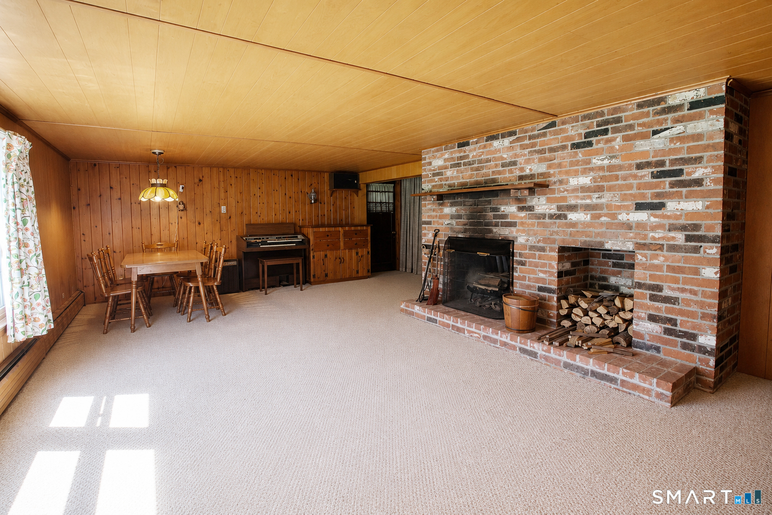 62 Newgate Road East Granby CT 06026