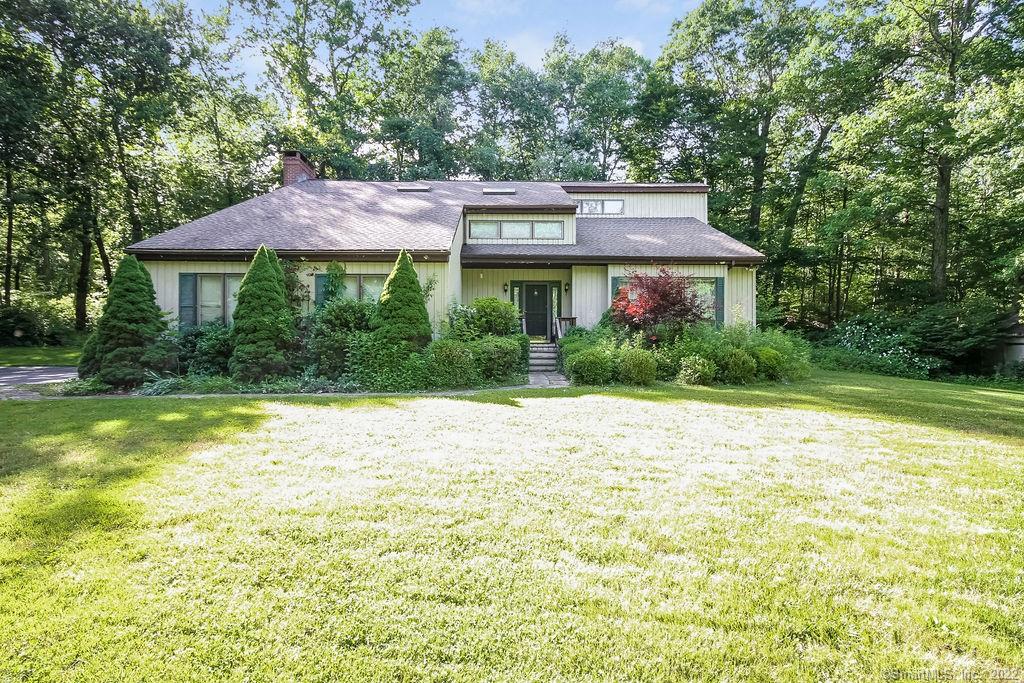 17 Somers Lane Oxford CT 06478