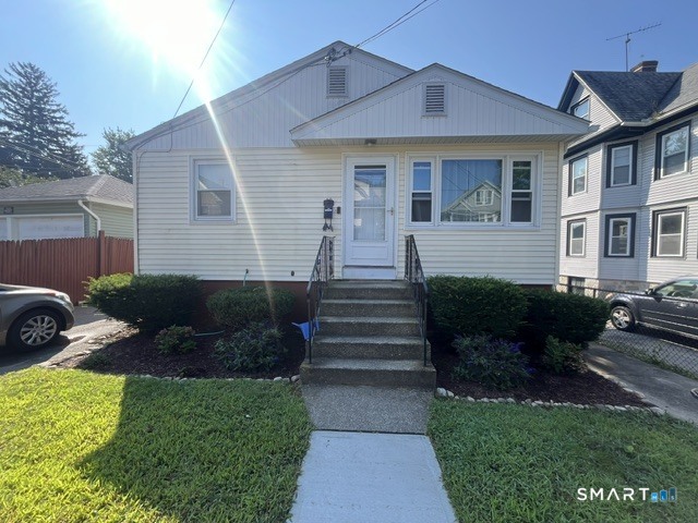12 Pleasant Street New London CT 06320