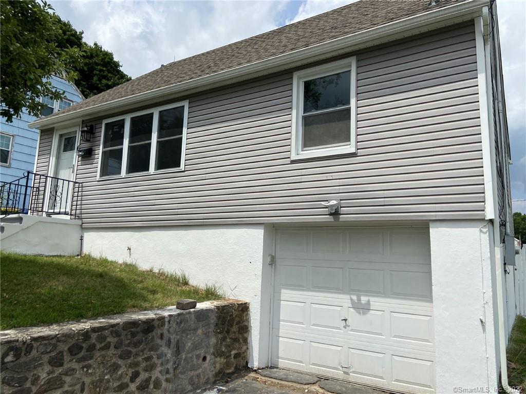 6 Deerfield Avenue Waterbury CT 06708