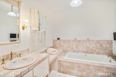 420 Morehouse Lane Fairfield CT 06890