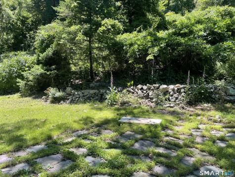 11 Tubbs Spring Drive Weston CT 06883