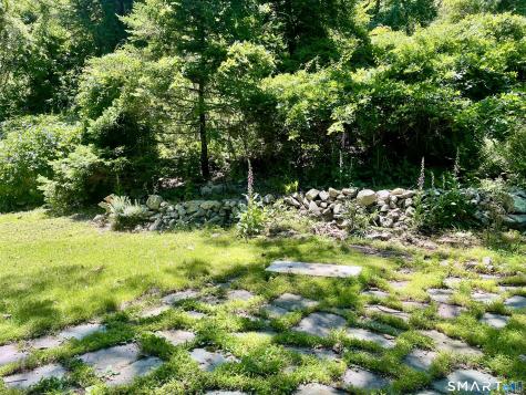 11 Tubbs Spring Drive Weston CT 06883
